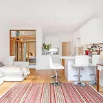 2 Bed Garden Flat With Air Con By Fulham Broadway