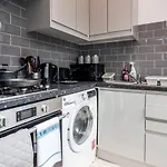 Stunning 1-Bed Apartment In London Lewisham