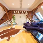 Pass The Keys Beautiful Spacious 2-Bed In Converted Church
