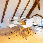 Pass The Keys Beautiful Spacious 2-Bed In Converted Church