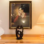 Byron Hotel