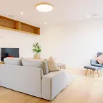 Pass The Keys - Spacious Modern Flat With Garden, In South West London
