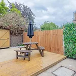 Central 3 Bedroom House With Garden