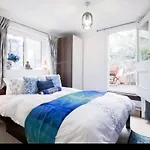 Stylish Room With Private Bath & Terrace In Super Central Clapham Junction Minutes From Victoria, Waterloo
