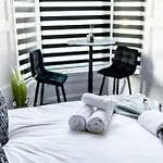 Chic Studio Apartment In Prime London Location