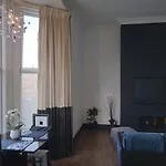 Spacious And Bright 1 Bed Primrose Hill Flat