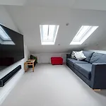 Stunning 2Br Victorian Terraced Cottage, Sw London