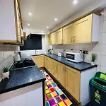 Three Bedrooms Three Bathrooms Sweet Flat