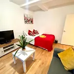 2 Bed Flat Near To Tower Bridge