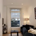 Charming Hyde Park 2Bedroom Flat