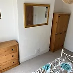 Peaceful London Retreat