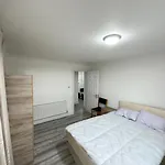 Nice 3 Bedroom Bayswater