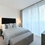 Park Lane Large Luxury Sleeps 6