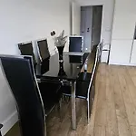 A Spacious Double Room In Bromley-By-Bow