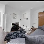 Flat1, 417 Fulham