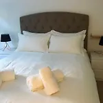 Victoria Park 1 Bedroom Flat