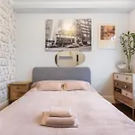 Luxurious Apartment In Kensington
