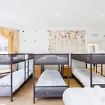 Mansion House With Spacious Apartments Close To Excel London And Canarywharf