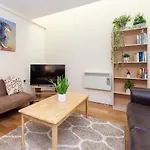 Characterful 2 Bedroom Apartment In Brixton
