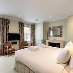 London Luxe Retreat 5-Bed Gem