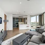 Battersea Luxurious Flat With Ac And Free Parking