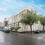 Elegant Flat Near Notting Hill By Underthedoormat