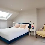 Veeve - The Wimbledon Retreat