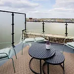 Veeve - The Wimbledon Retreat