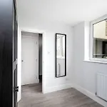Charming Apartment In The Pleydell Estate
