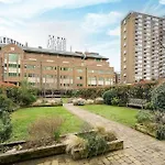 Charming Apartment In The Pleydell Estate