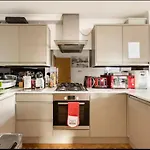 Stunning 2 Bedrooms, 2 Bathrooms Flat.
