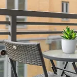 2 Bedroom Apartment In Hoxton Square, Shoreditch, London, N1