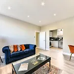 Avari Apartments - Hatton Collection