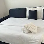1 Bedroom Flat In Barons Court