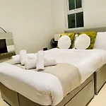 Cozystays St Paul Farringdon