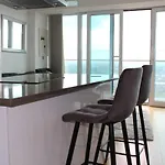 Luxurious Modern Canary Wharf Apt - London Views
