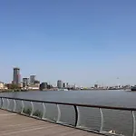 London Thames Canary Wharf Flat Sleeps 8 Near O2 London City Airport