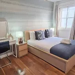 Oxford Street Apartments By Advan