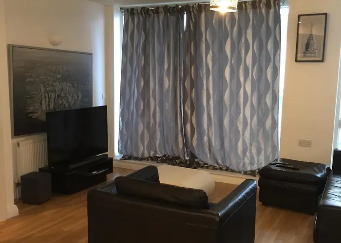 1 Bed Apt Near Canary Wharf London City Centre
