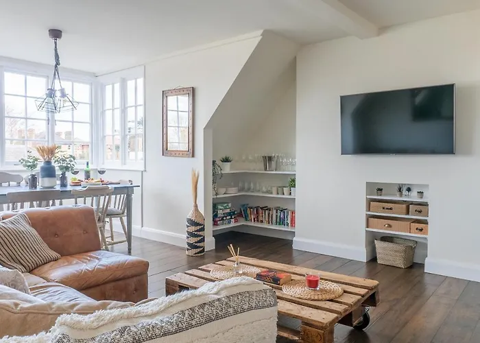 Hamilton Apartment