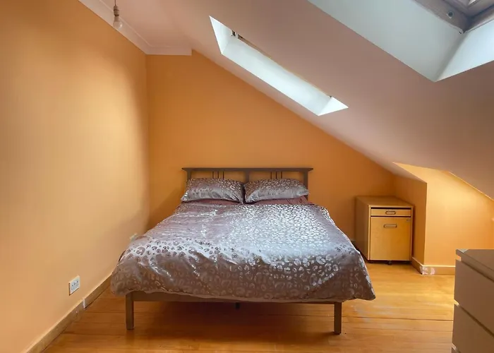 Private Room- Direct Travel Central/ Heathrow