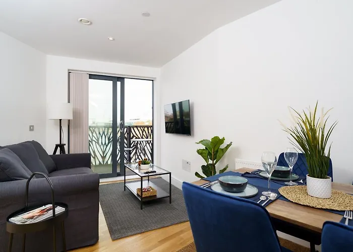 1 Bed Flat Near Canary Wharf, O2