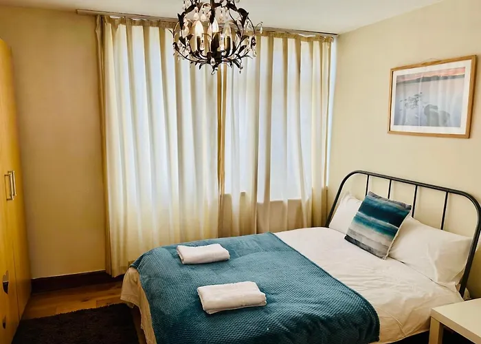 London Mackenzie Apartment