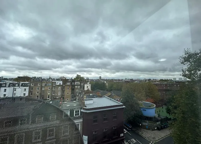 Nice 3 Bedroom Bayswater