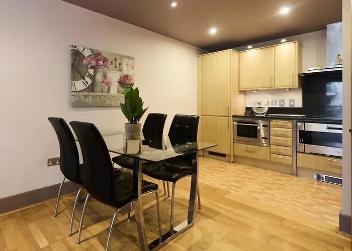 The Vauxhall Hideout - Comfy 2Bdr Flat With Balcony