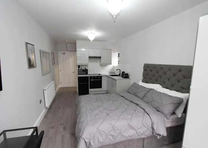 East London 1-Bed Studio Sleeps 2 4 Mins To Tube