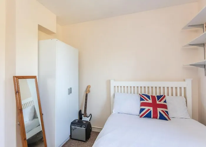 Spacious 2Bd House Wprivate Garden - Kennington!