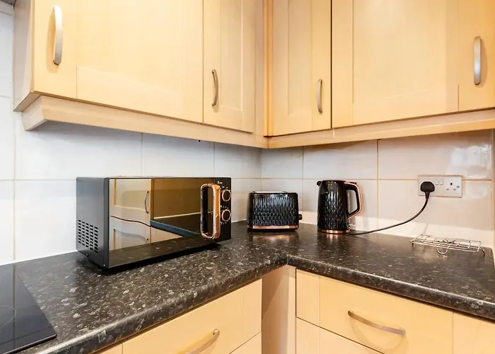 Live The Wembley Buzz! Stylish Flat Near Station & Amenities