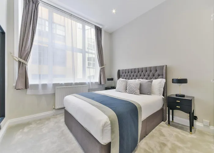 Avari Apartments - Hatton Collection