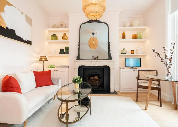 Elegant Flat Near Notting Hill By Underthedoormat